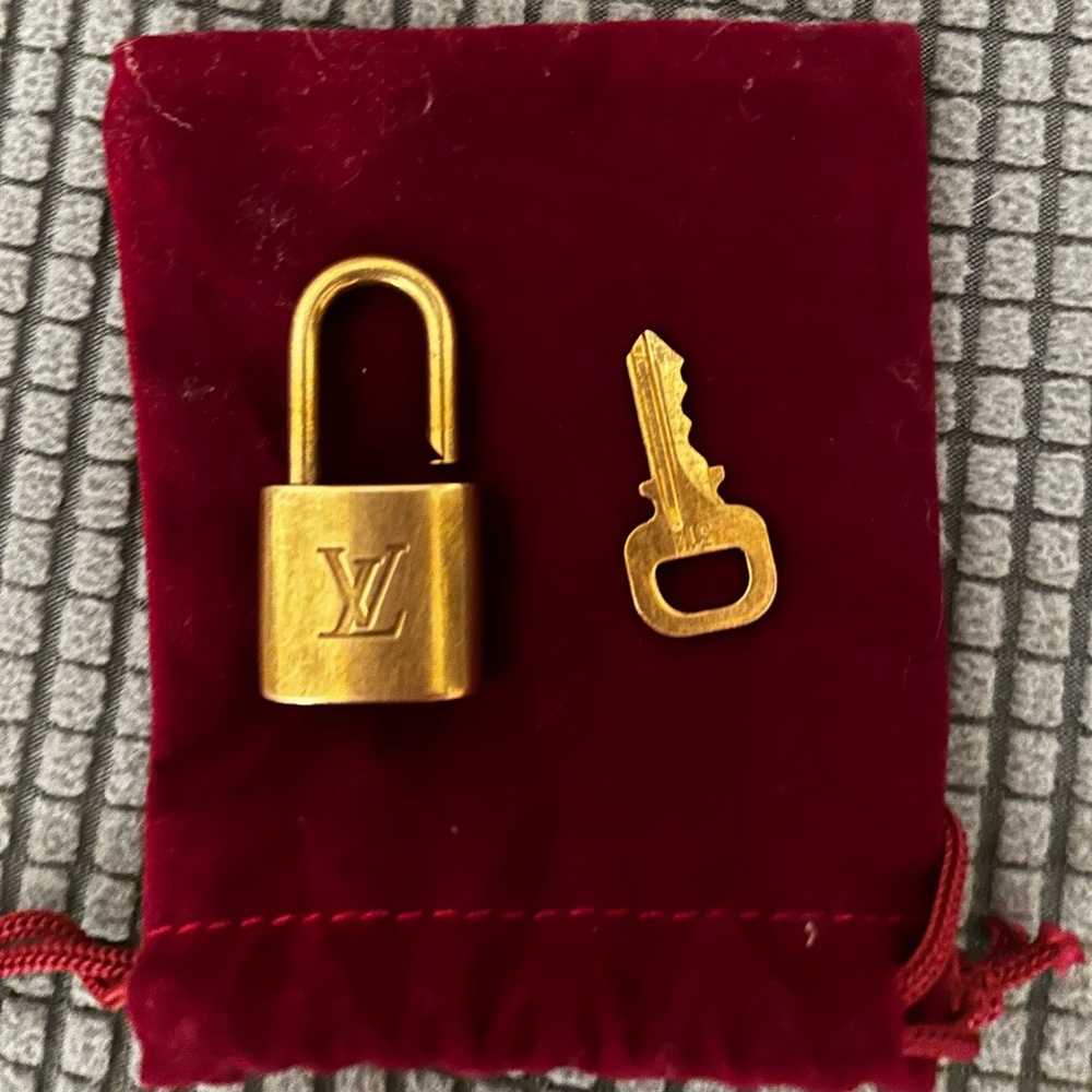 LV Key and Lock